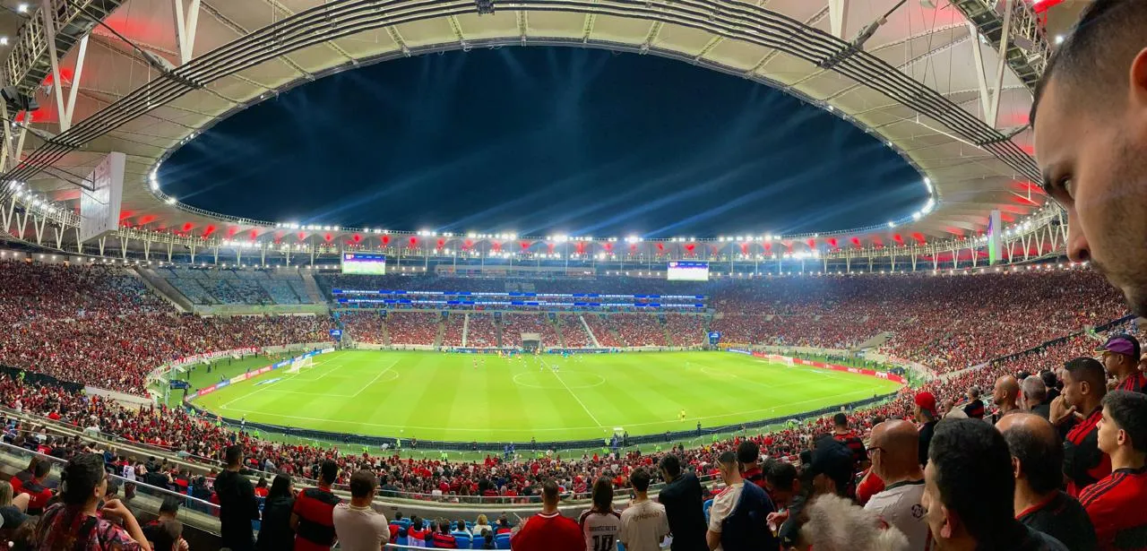 Torcedores em dia de jogo de futebol no Rio de Janeiro