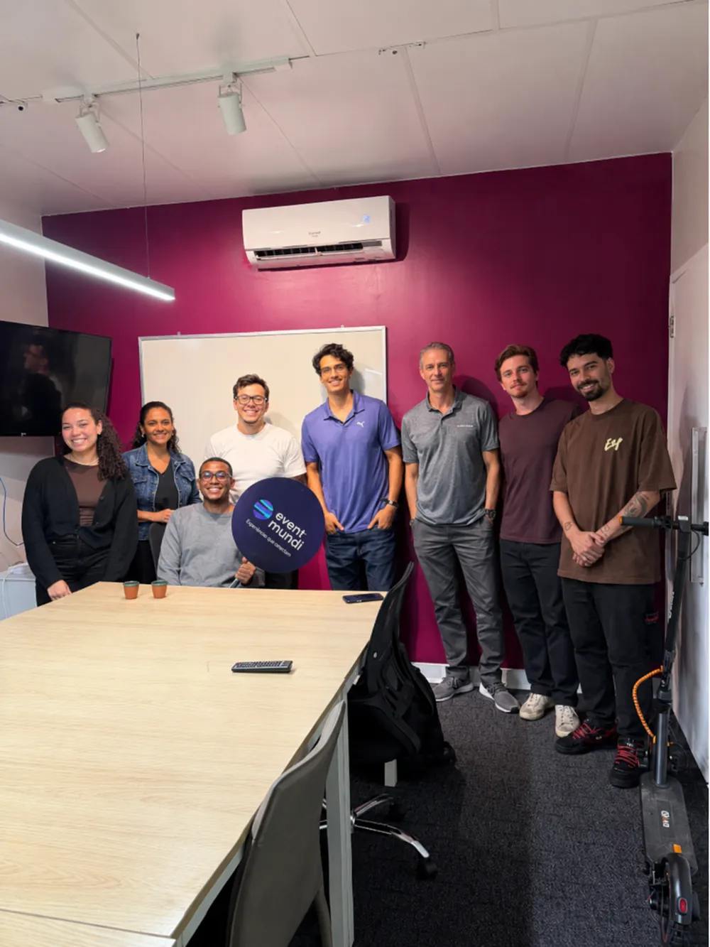 Equipe da Event Mundi reunida antes de um dia de jogo