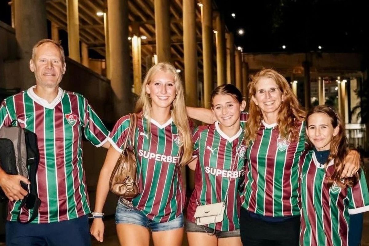 Ingresso oficial, transfer e a festa da torcida do Fluminense no Maracanã.